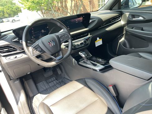 Used 2024 Buick Envista Sport Touring w/ Convenience I Package FWD image 29