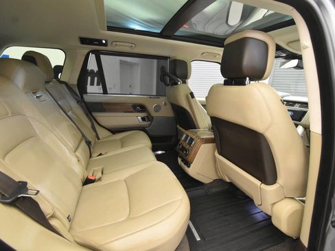 Used 2018 Land Rover Range Rover Long Wheelbase Supercharged image 16