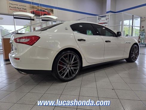 Used 2017 Maserati Ghibli S image 4