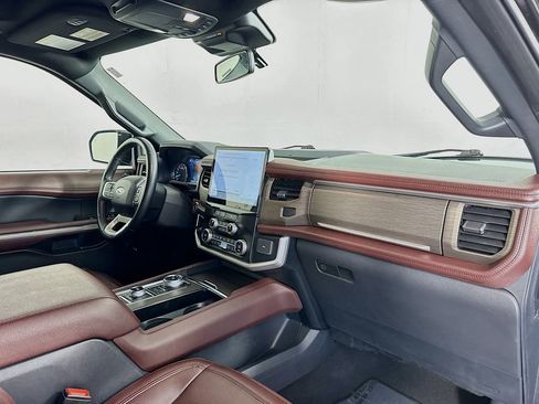 Used 2024 Ford Expedition Limited image 34