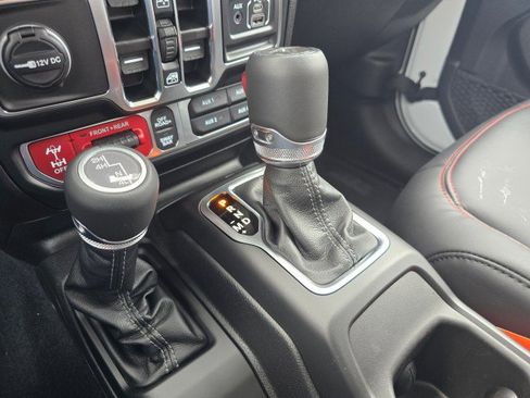 Certified 2025 Jeep Gladiator Rubicon w/ Convenience Group image 34