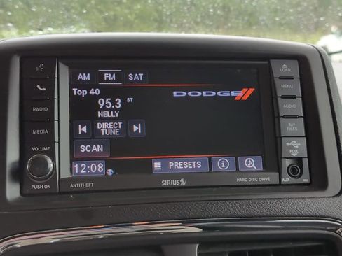 Used 2020 Dodge Grand Caravan SXT FWD image 8