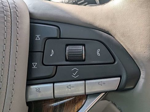 Used 2021 Cadillac Escalade Premium Luxury Platinum AWD/4WD image 28