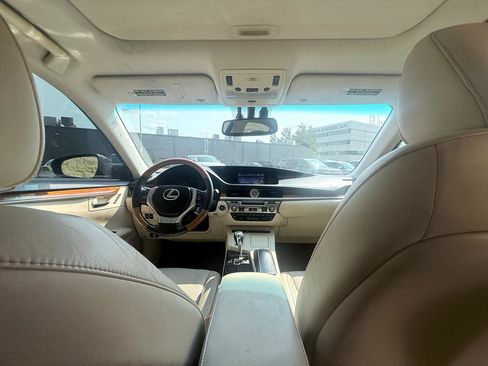 Used 2013 Lexus ES 300h w/ Luxury Pkg FWD image 13