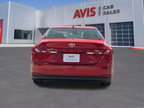 Used 2025 Toyota Camry LE FWD image 5
