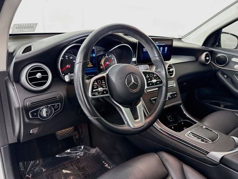 Used 2021 Mercedes-Benz GLC 300 image 4