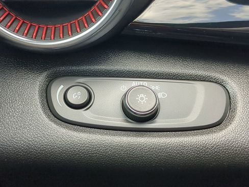 Used 2025 Chevrolet Trax RS w/ Driver Confidence Package image 20