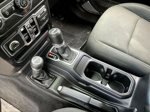 Used 2019 Jeep Wrangler Unlimited Sport S AWD/4WD image 17
