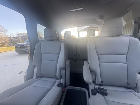 Used 2022 Honda Pilot Touring image 19