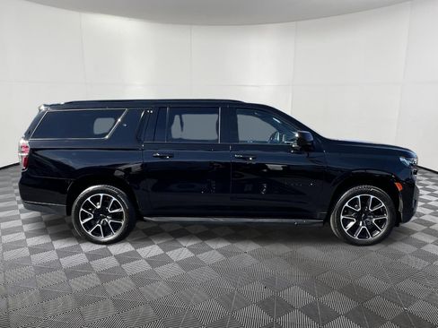 Used 2023 Chevrolet Suburban RST AWD/4WD image 7