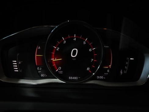 Used 2018 Volvo S60 T5 Inscription image 17