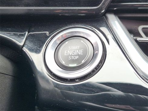 Certified 2024 Chevrolet Trax RS w/ Sunroof Package image 20