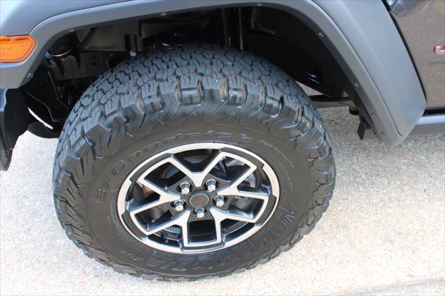 Certified 2025 Jeep Wrangler Rubicon w/ Convenience Group AWD/4WD image 15