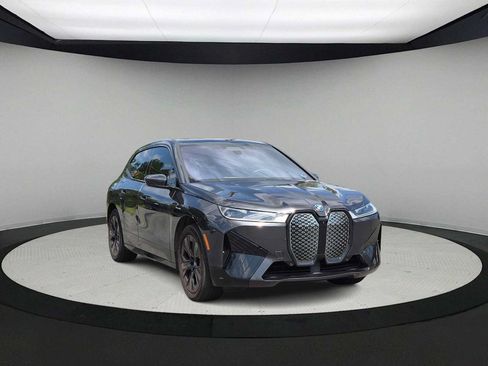 Used 2025 BMW iX xDrive50 AWD/4WD image 2