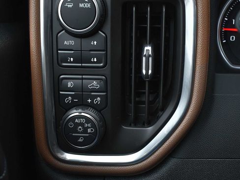 Used 2022 Chevrolet Silverado 1500 High Country image 24