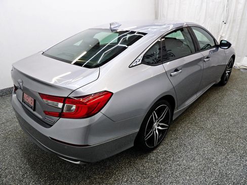 Used 2022 Honda Accord Touring image 6