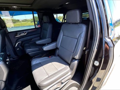 Used 2025 GMC Yukon XL Denali w/ Sun & Power Step Package AWD/4WD image 21