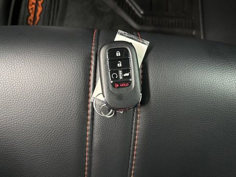 Used 2025 Honda Pilot TrailSport image 44