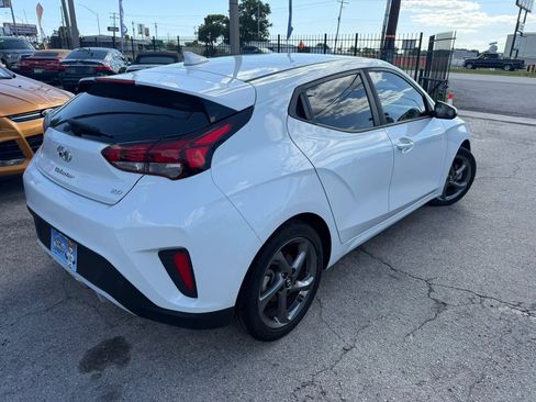 Used 2019 Hyundai Veloster 2.0 FWD image 4