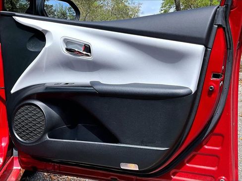 Used 2022 Toyota Prius XLE FWD image 28