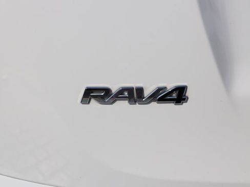 Used 2017 Toyota RAV4 LE image 41