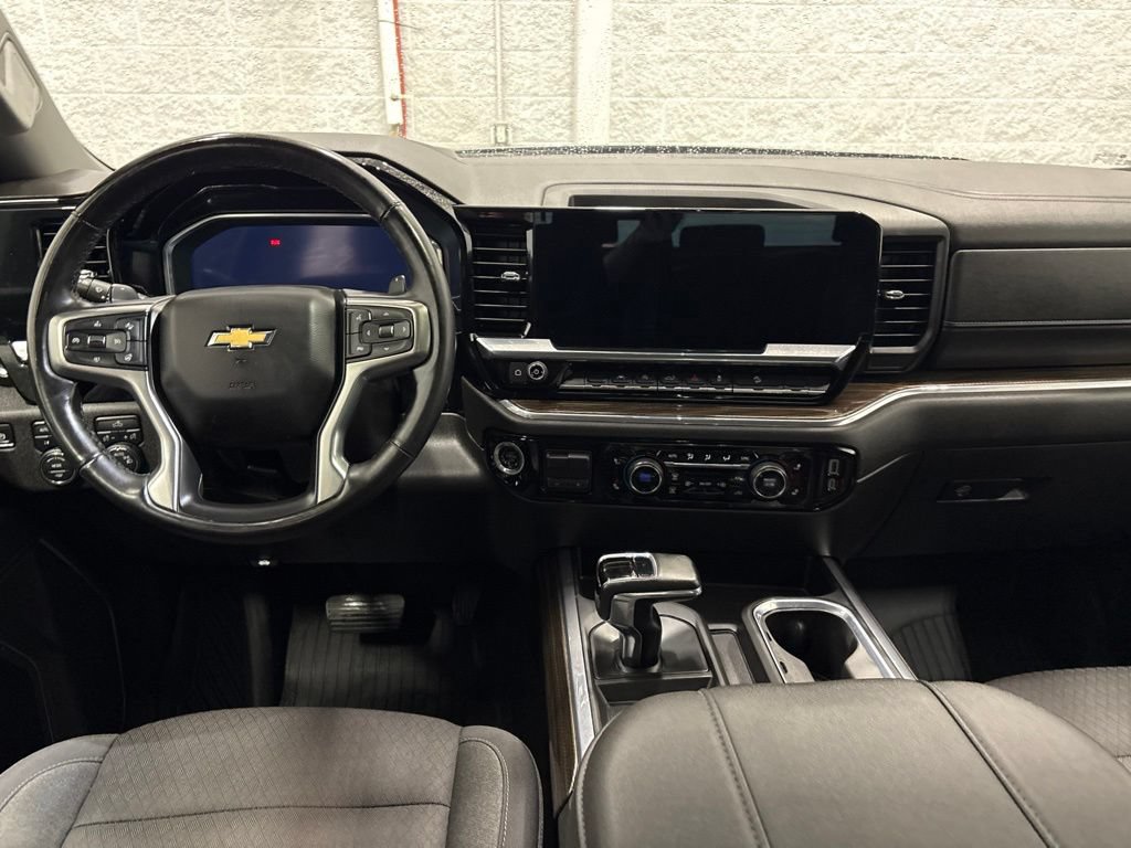 Used 2024 Chevrolet Silverado 1500 LT AWD/4WD image 14