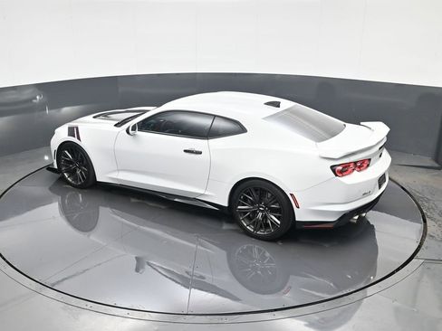 Used 2019 Chevrolet Camaro ZL1 image 34