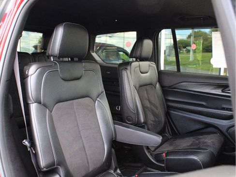 Certified 2023 Jeep Grand Cherokee L Laredo AWD/4WD image 29