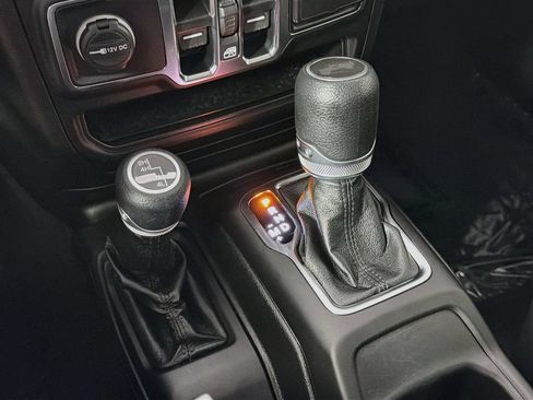Used 2021 Jeep Wrangler Unlimited Sport AWD/4WD image 16