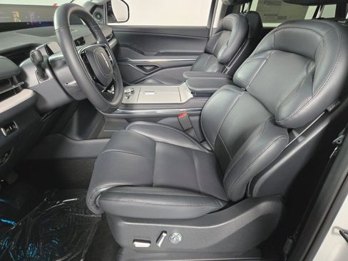 New 2026 Lincoln Navigator L Premier AWD/4WD image 12