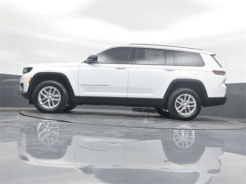 New 2025 Jeep Grand Cherokee L Laredo image 43