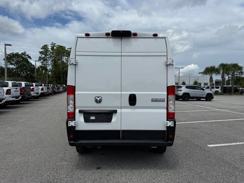 Used 2023 RAM ProMaster 2500 FWD image 4