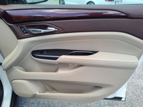 Used 2013 Cadillac SRX Luxury FWD image 25