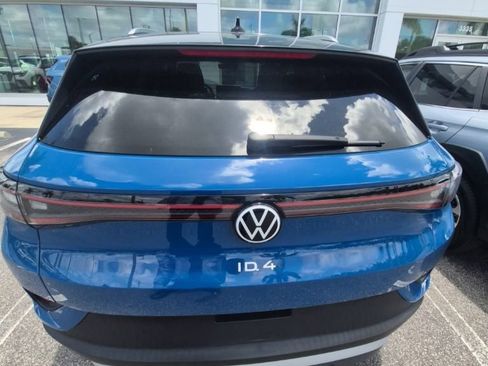 Certified 2025 Volkswagen ID.4 Pro S Plus AWD/4WD image 4