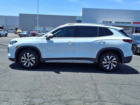 New 2025 Volkswagen Tiguan S image 2