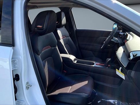 New 2026 Nissan Kicks SR w/ SR Premium Package image 11