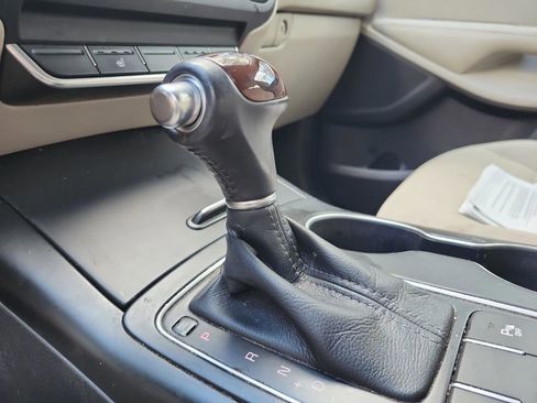 Used 2017 Kia Sorento LX w/ LX Convenience Package image 15