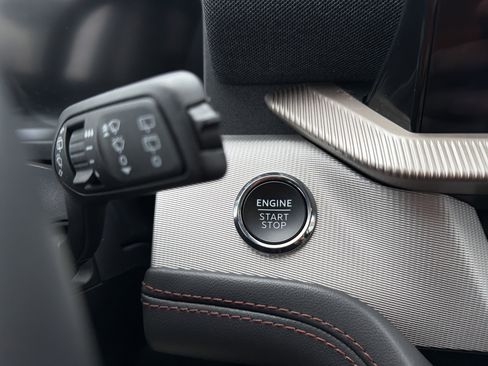 Used 2025 Ford Explorer Active w/ Active Comfort Package image 18