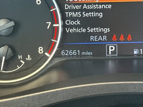 Used 2024 Nissan Altima 2.5 SV FWD image 24