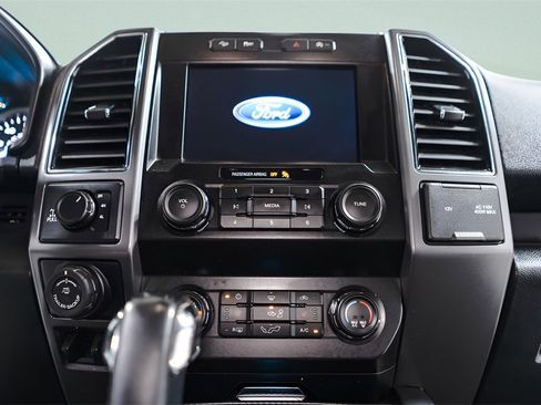 Used 2020 Ford F150 XLT w/ Equipment Group 302A Luxury image 14