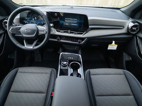 New 2026 Chevrolet Equinox LT w/ Convenience Package II image 12