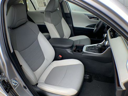 Used 2025 Toyota RAV4 Limited image 25