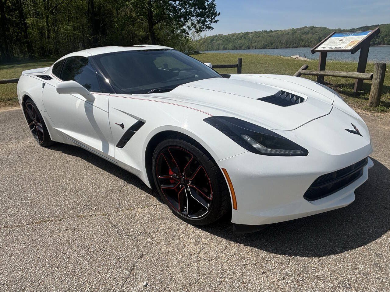 Used 2016 Chevrolet Corvette Stingray Coupe w/ Carbon Flash Badge Package RWD image 2