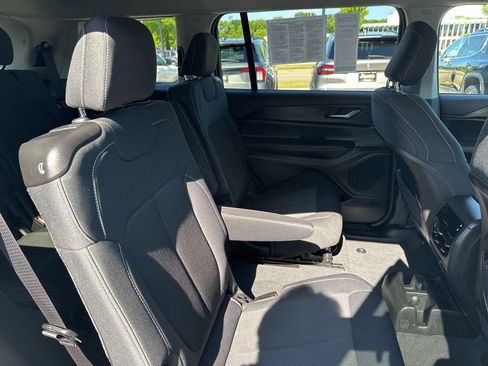 Used 2023 Jeep Grand Cherokee L Laredo AWD/4WD image 20