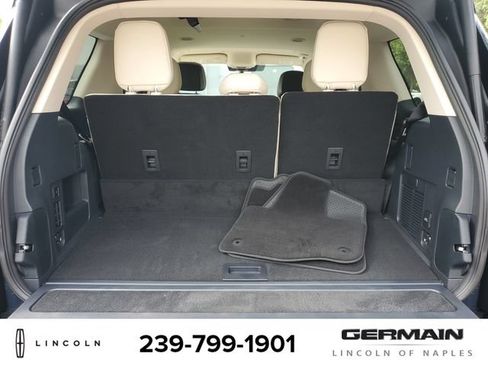 New 2027 Lincoln Navigator Premiere RWD image 22