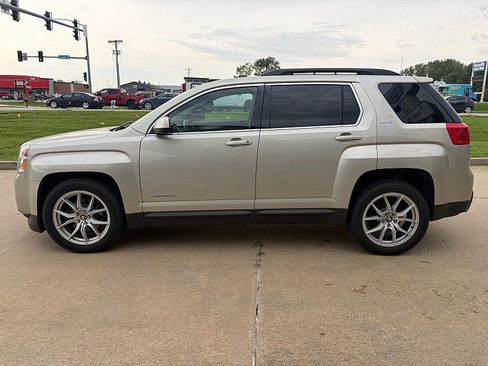 Used 2014 GMC Terrain SLE w/ Convenience Package AWD/4WD image 2