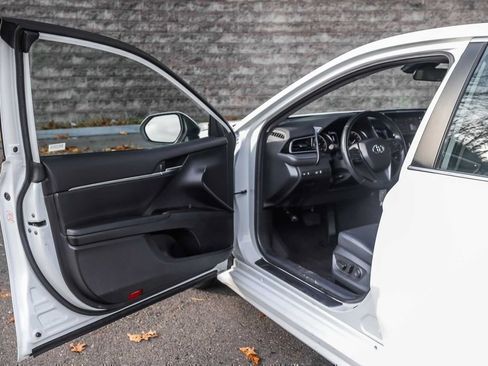 Used 2024 Toyota Camry SE image 24