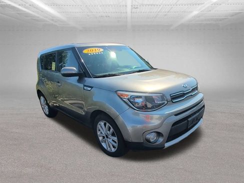 Used 2019 Kia Soul + FWD image 21