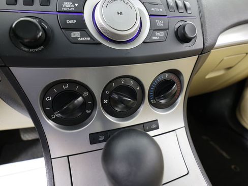 Used 2011 MAZDA MAZDA3 i Touring image 36