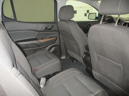 Certified 2023 GMC Acadia SLE w/ Driver Convenience Package image 19